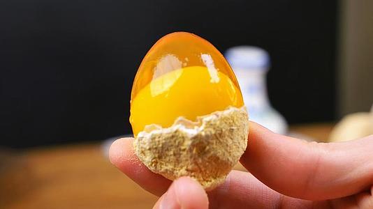 皮蛋松花蛋变蛋视频视频的预览图
